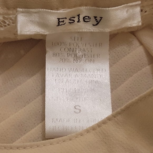 💵3/$20 Vintage Lace Embellished Sleeveless Tank. Size Small - Picture 7 of 14